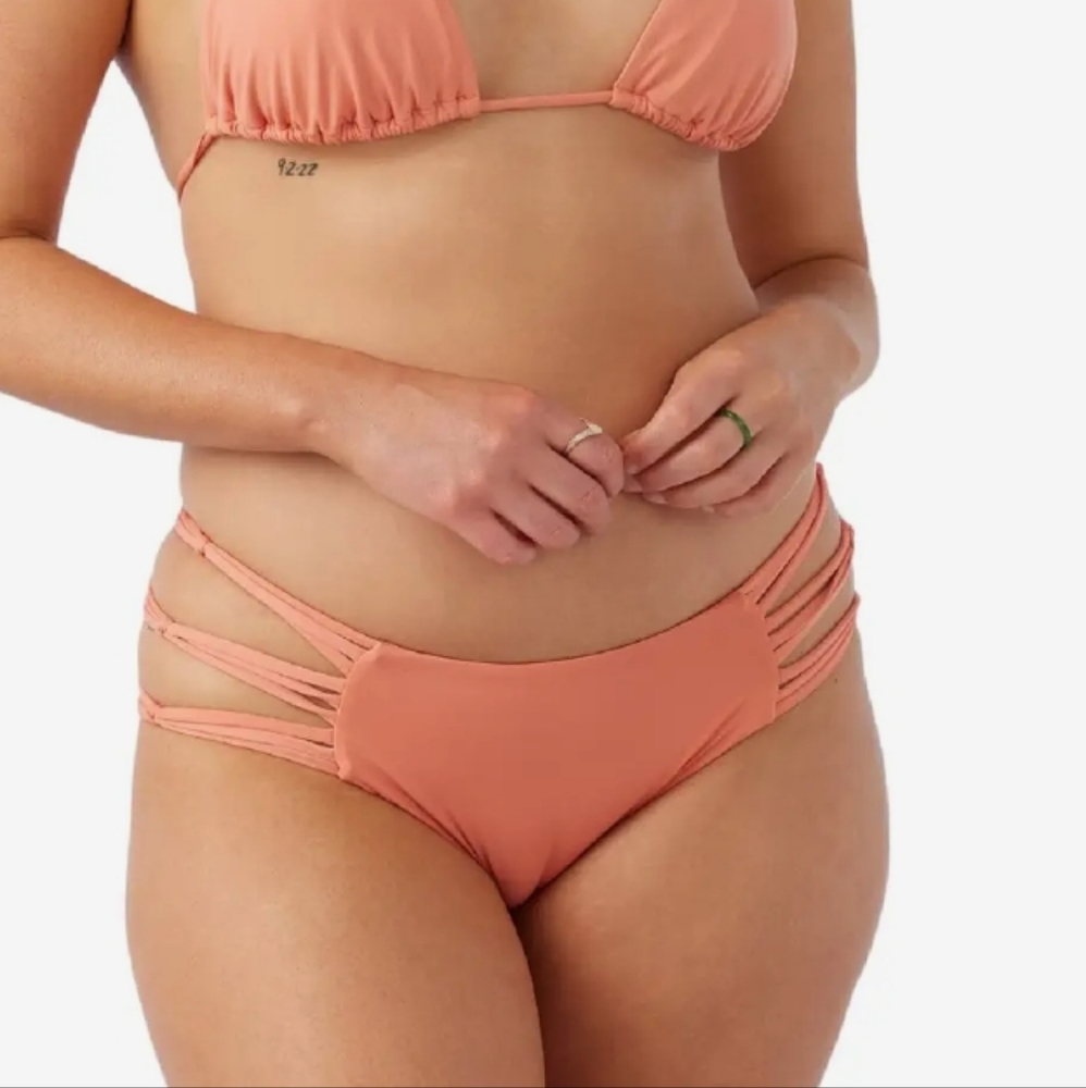 O'NEILL SALT WATER SOLIDS KNOTTED TAB SWIMSUIT BOTTOM